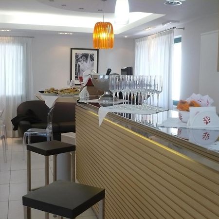 Hotel Ambrosio La Corte Ольбия Экстерьер фото