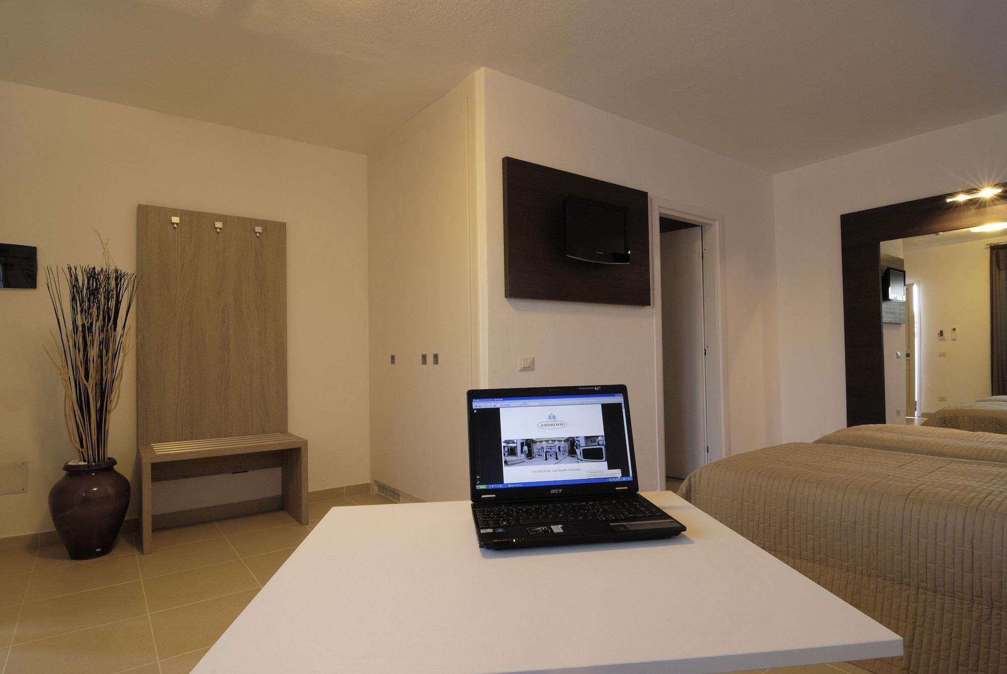Hotel Ambrosio La Corte Ольбия Экстерьер фото