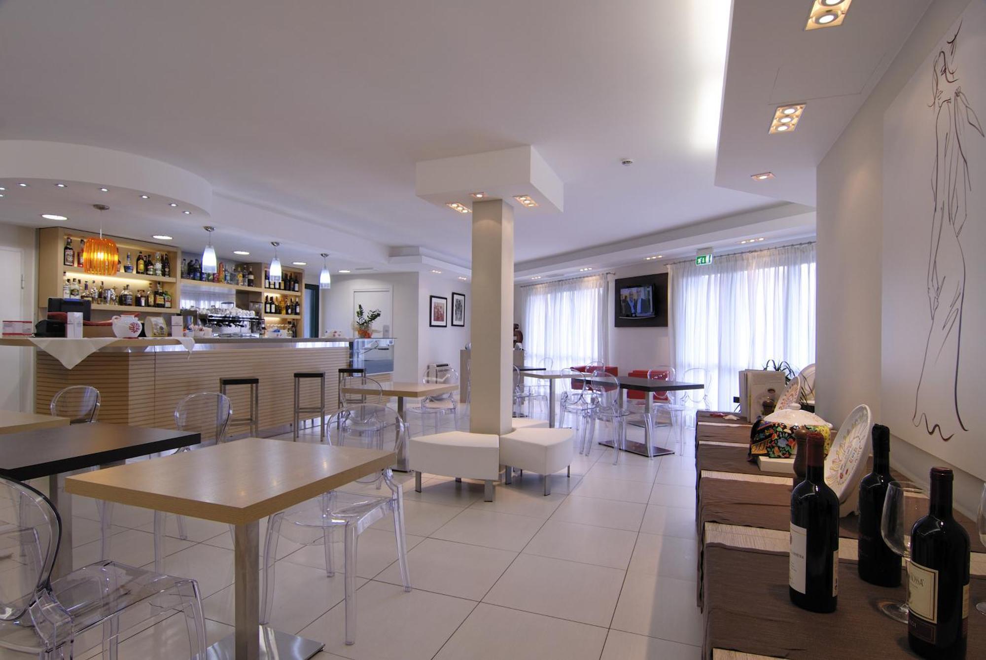 Hotel Ambrosio La Corte Ольбия Экстерьер фото